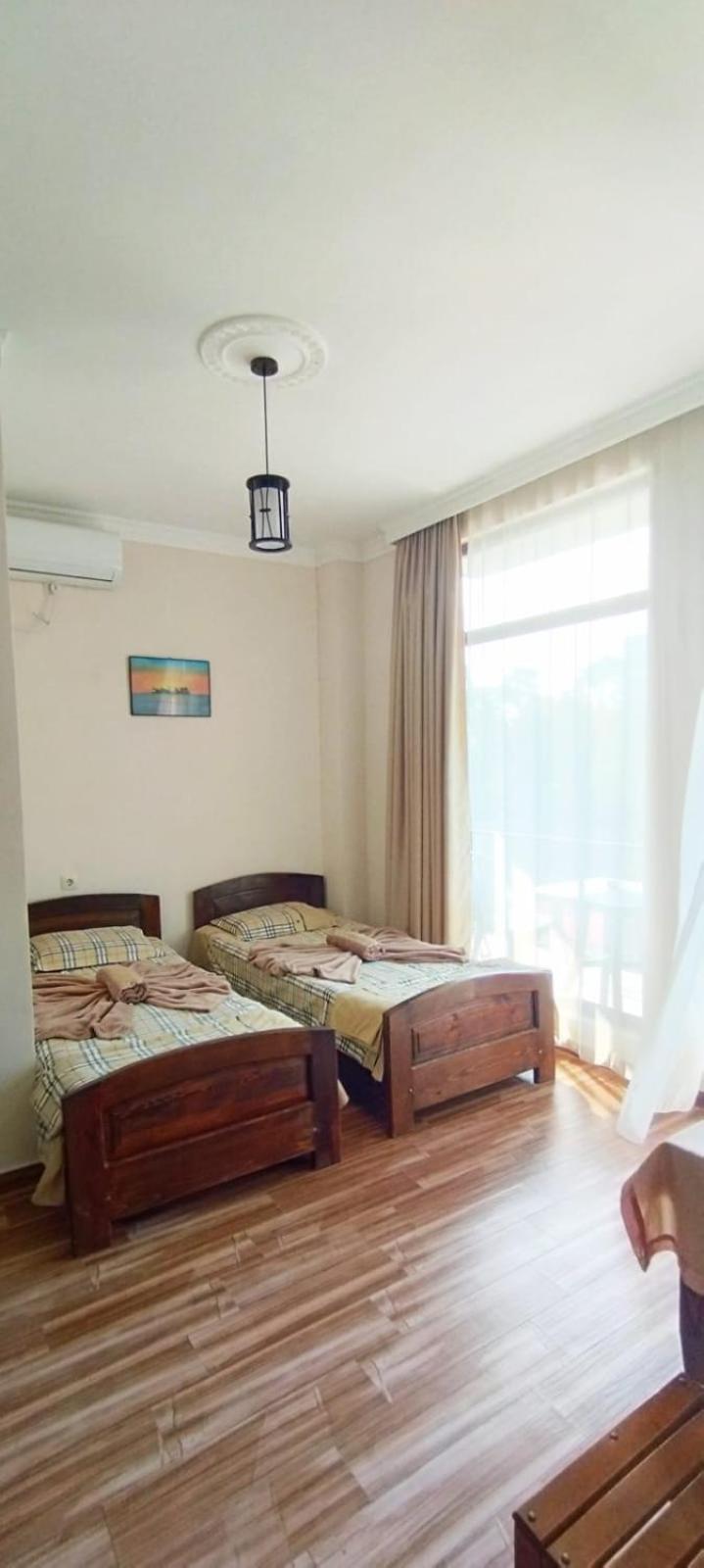Hotel Twins Anna 코불레티 외부 사진